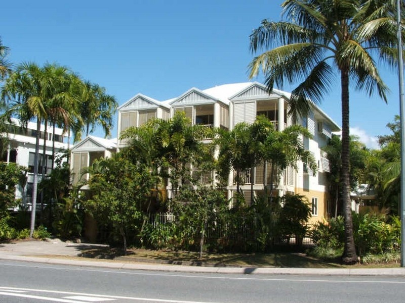Port Douglas QLD 4877