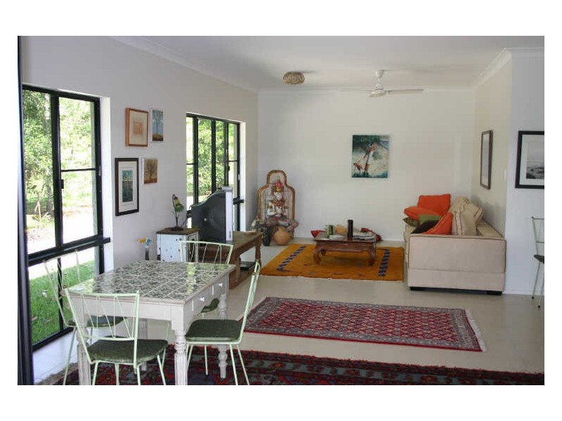 12 White Oak Avenue, Mossman QLD 4873