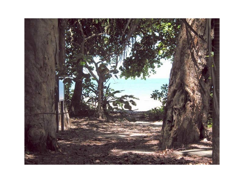 Thornton Beach QLD 4873
