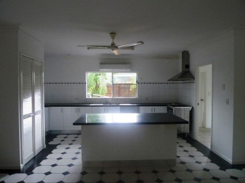 16 Endeavour Street, Port Douglas QLD 4877