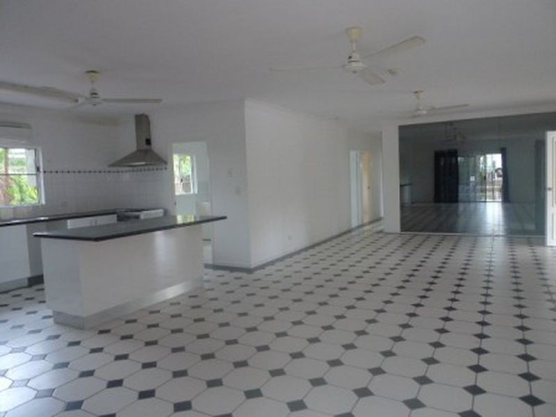 16 Endeavour Street, Port Douglas QLD 4877