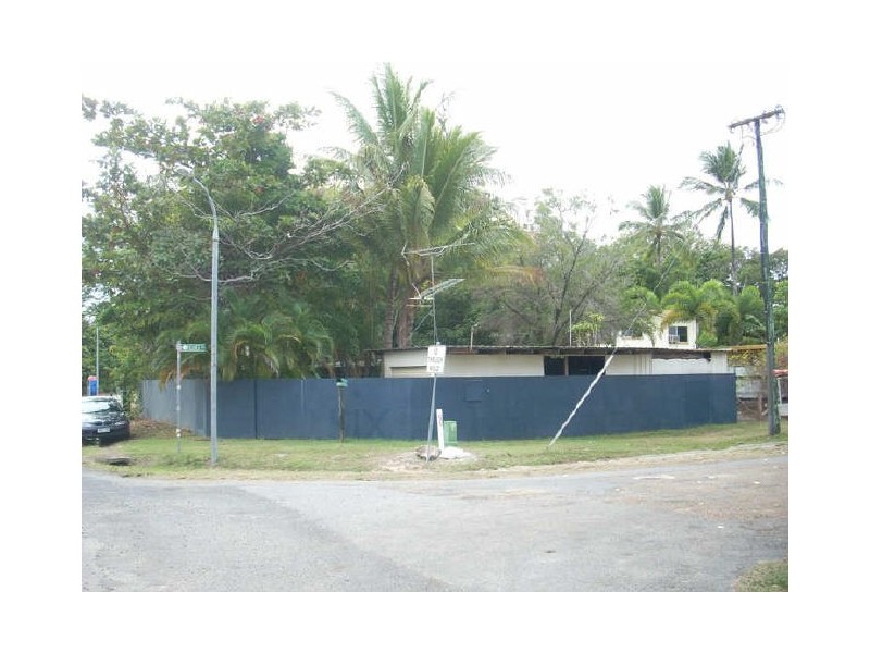 2 Helmet Street, Port Douglas QLD 4877