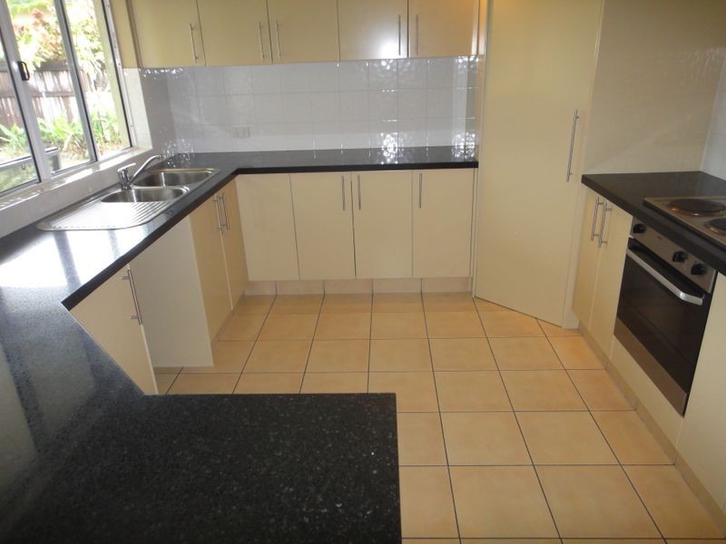 27 Allamanda Street, Cooya Beach QLD 4873