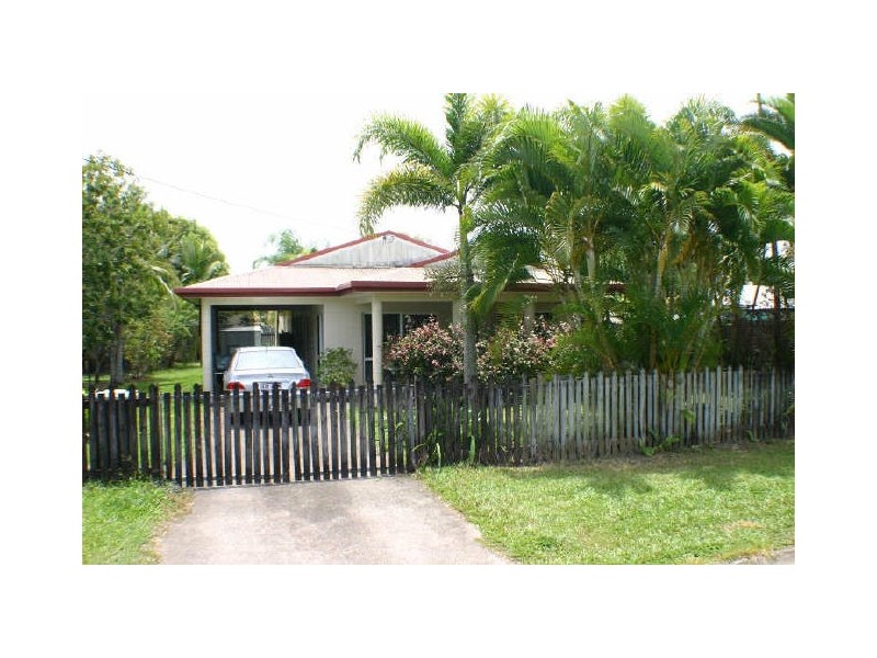 3 Berzinski Street, Mossman QLD 4873