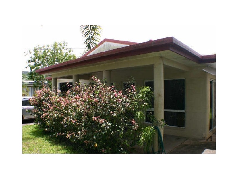 3 Berzinski Street, Mossman QLD 4873