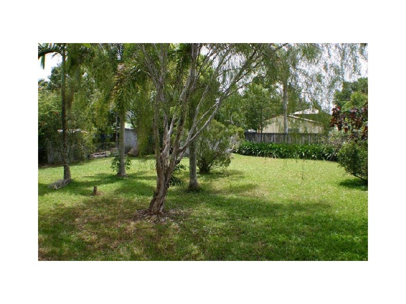 3 Berzinski Street, Mossman QLD 4873