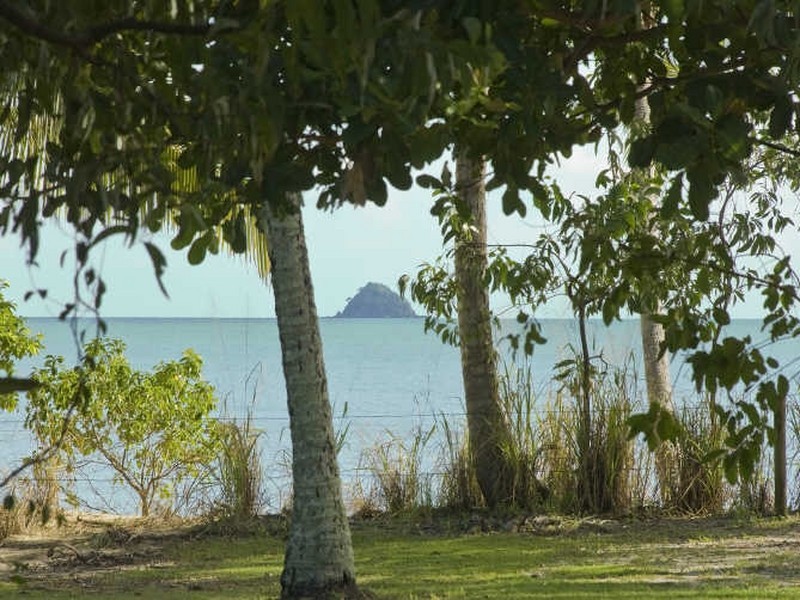 Kewarra Beach QLD 4879