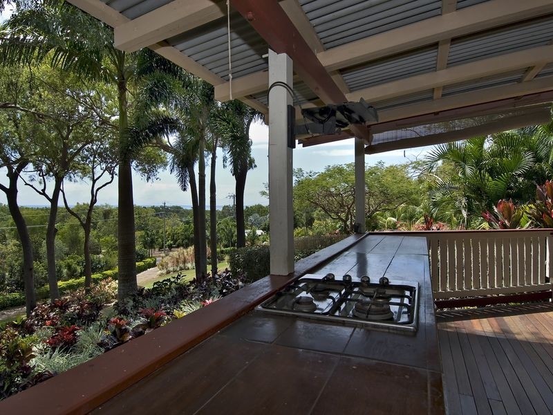 1 Bruce Avenue, Oak Beach QLD 4877