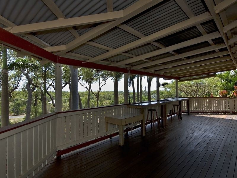 1 Bruce Avenue, Oak Beach QLD 4877