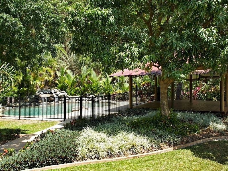 1 Bruce Avenue, Oak Beach QLD 4877