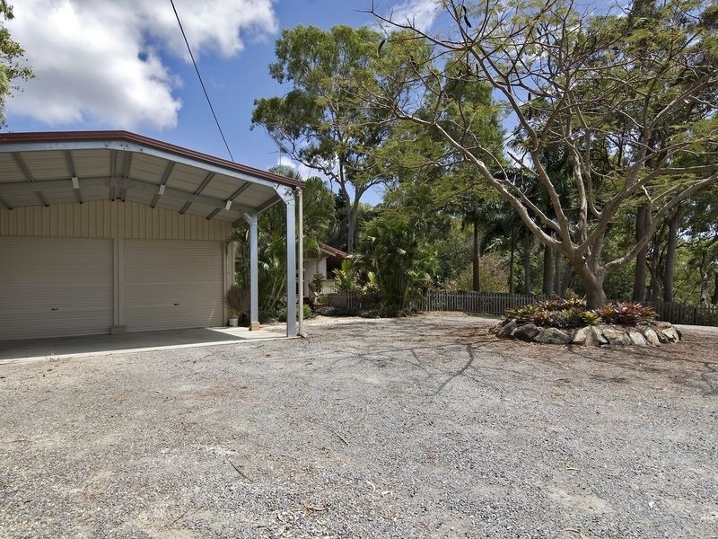 1 Bruce Avenue, Oak Beach QLD 4877