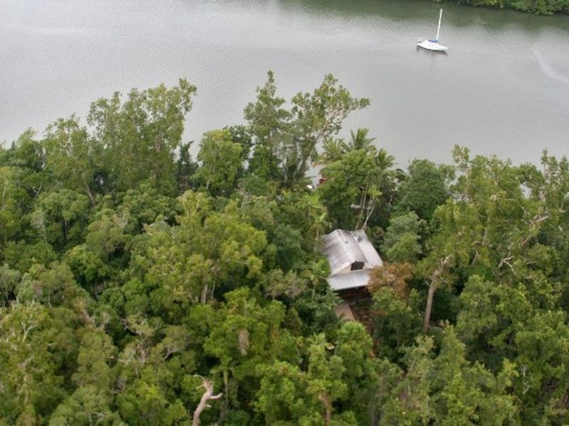 61 Cape Tribulation Road, Daintree QLD 4873