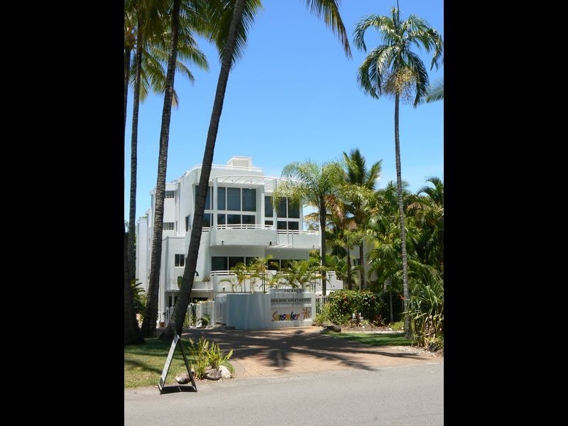 Port Douglas QLD 4877