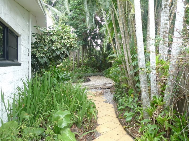 6 Allamanda Street, Cooya Beach QLD 4873