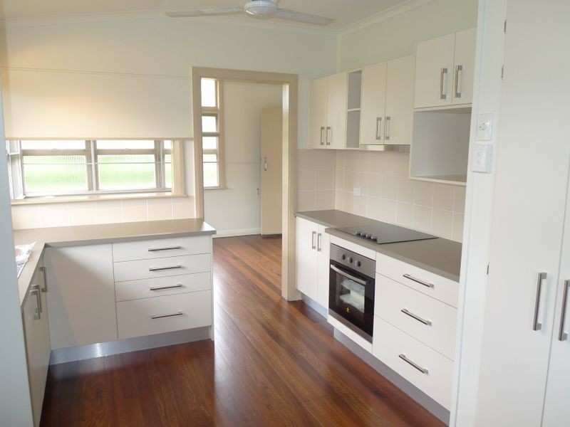 3 Pringle Street, Mossman QLD 4873