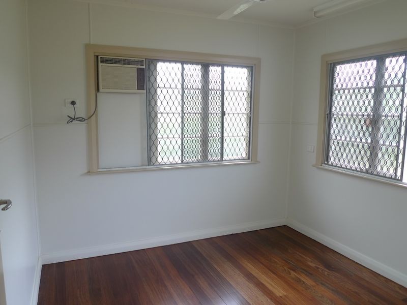 3 Pringle Street, Mossman QLD 4873