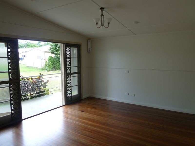 3 Pringle Street, Mossman QLD 4873