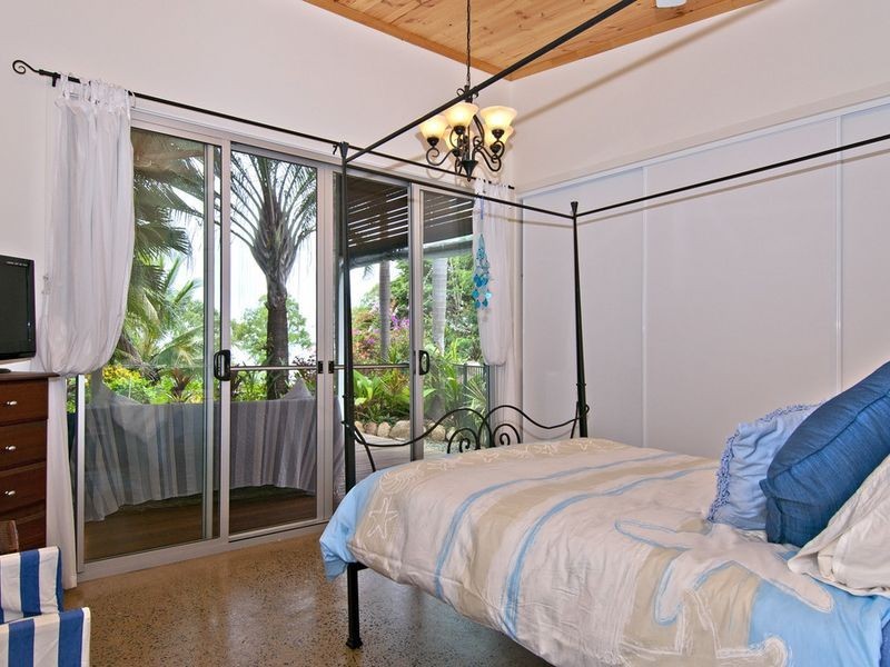 14 Toll Gate Road Oak Beach, Port Douglas QLD 4877