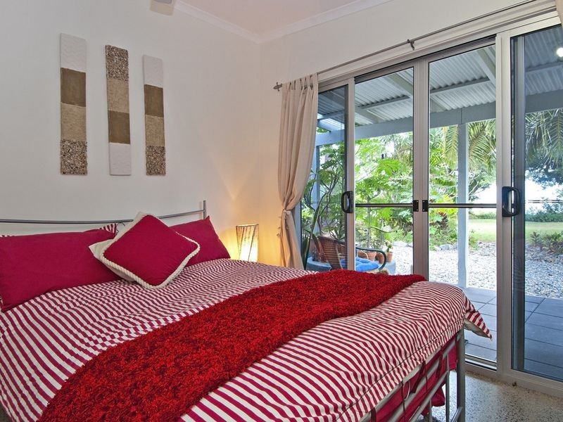 14 Toll Gate Road Oak Beach, Port Douglas QLD 4877