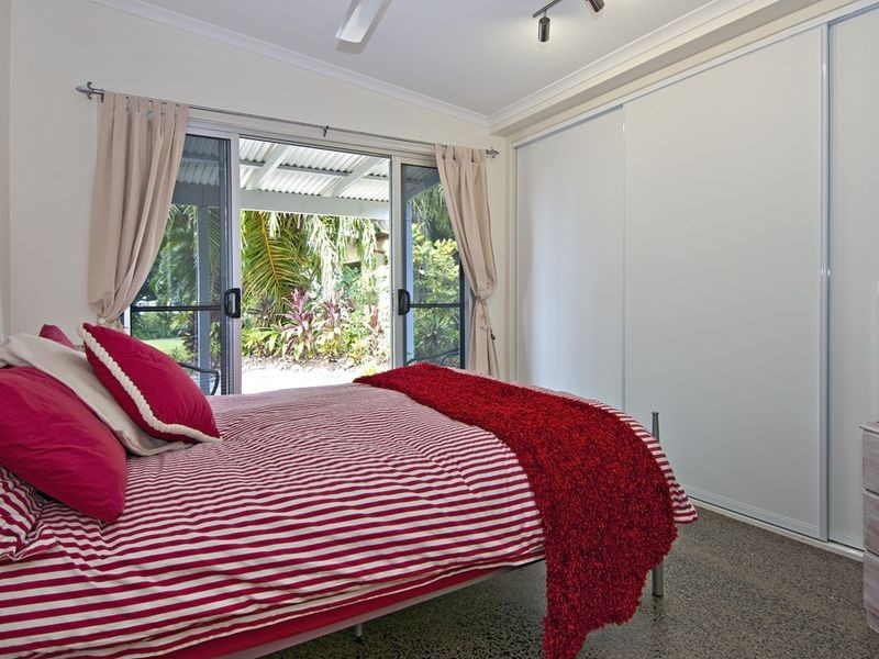 14 Toll Gate Road Oak Beach, Port Douglas QLD 4877