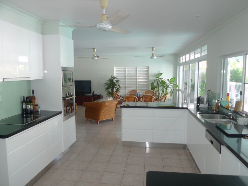 18 Seabrook Avenue, Port Douglas QLD 4877