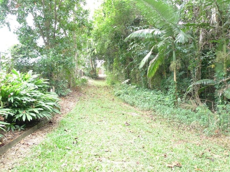 6 White Oak Avenue, Mossman QLD 4873