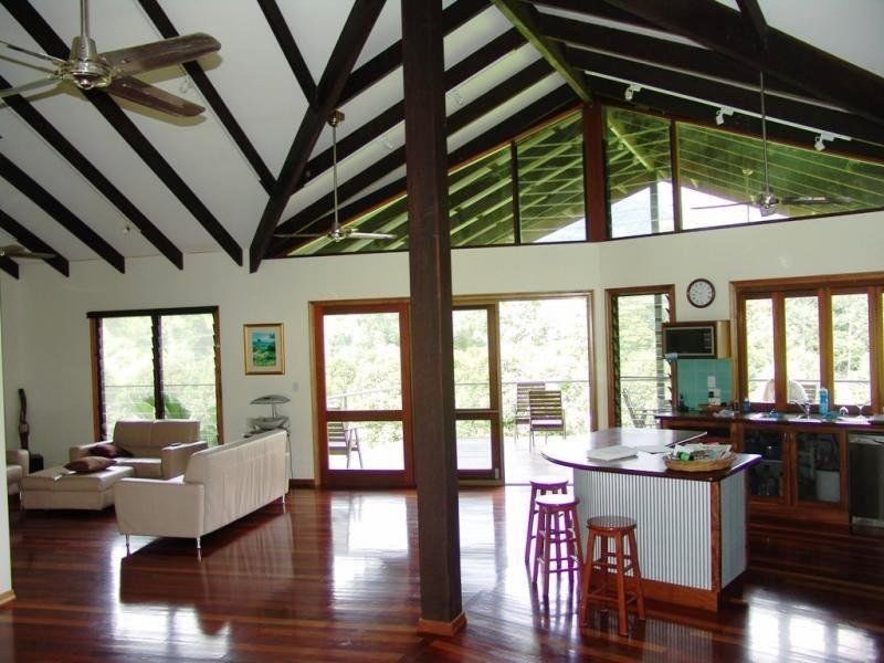 18 Kingfisher Lane, Whyanbeel QLD 4873