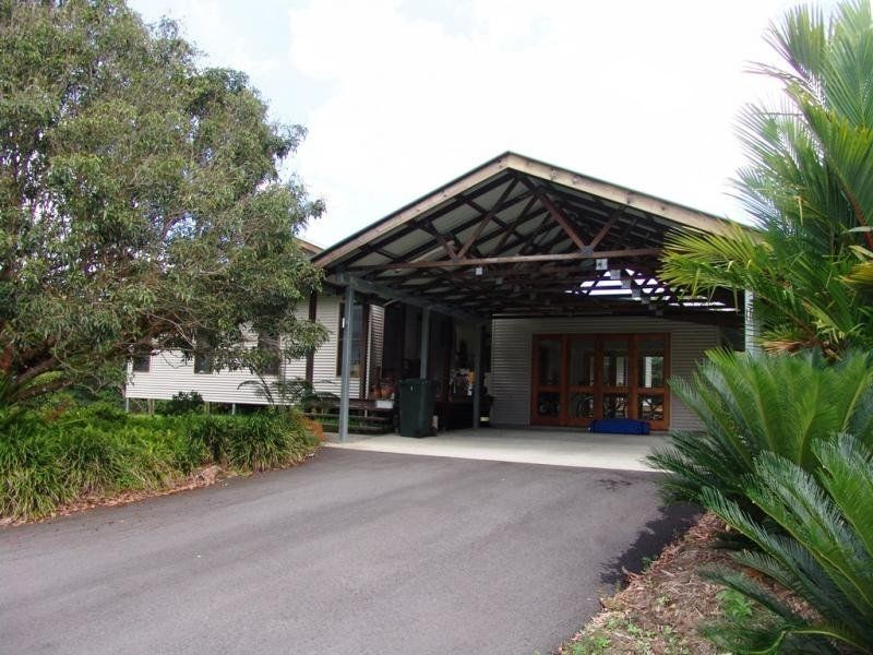 18 Kingfisher Lane, Whyanbeel QLD 4873