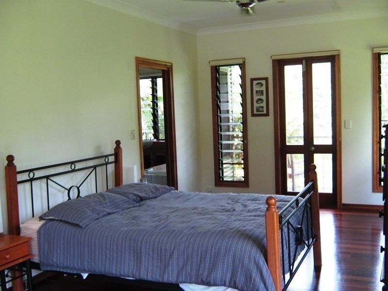 18 Kingfisher Lane, Whyanbeel QLD 4873