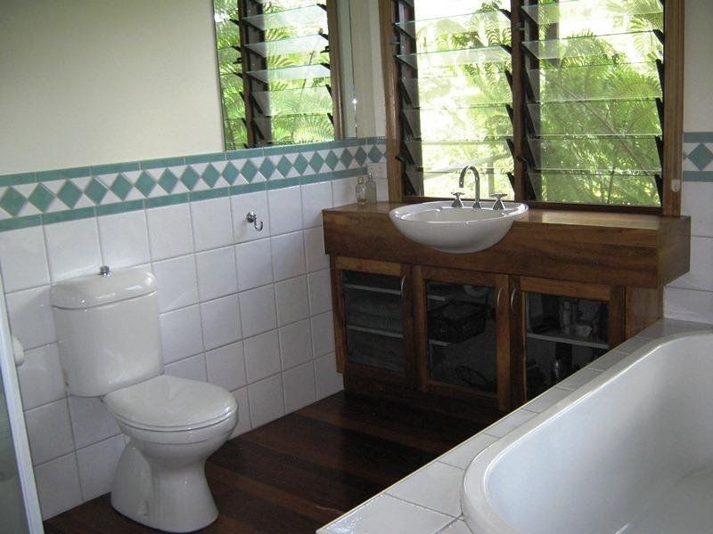 18 Kingfisher Lane, Whyanbeel QLD 4873