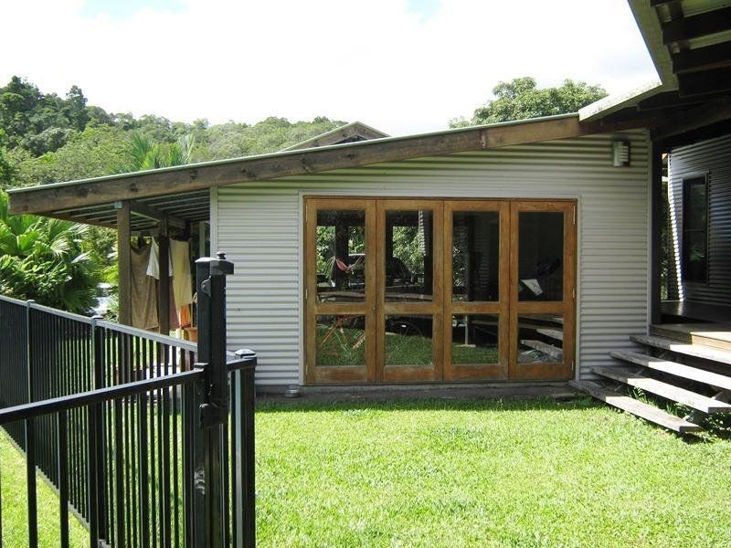 18 Kingfisher Lane, Whyanbeel QLD 4873