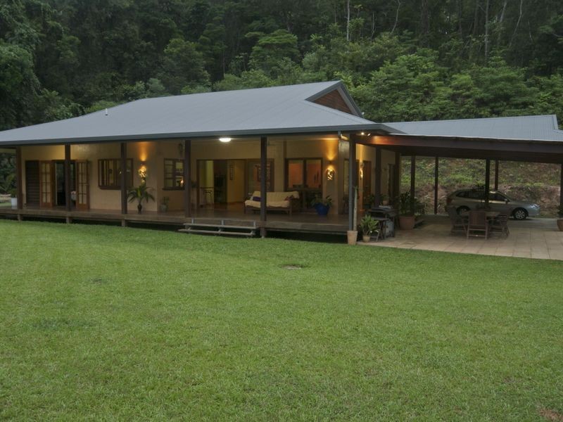 16 Robin Close, Whyanbeel QLD 4873