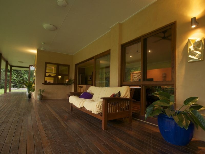 16 Robin Close, Whyanbeel QLD 4873