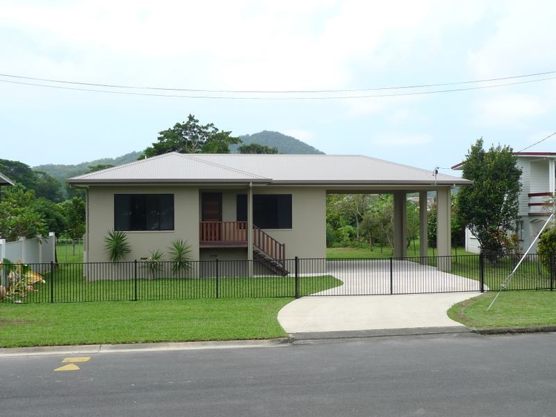 41 Mossman Street, Mossman QLD 4873