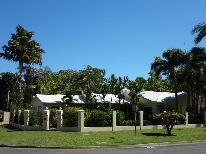 20 Seabrook Avenue, Port Douglas QLD 4877