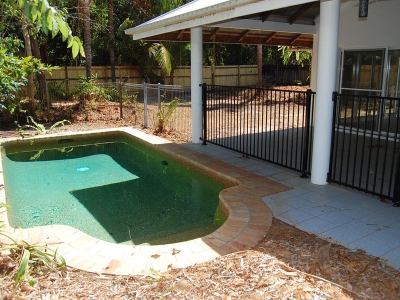 12 Sorrento Crescent, Port Douglas QLD 4877