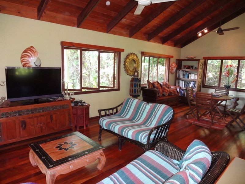 20 Coral Sea Drive, Mossman QLD 4873