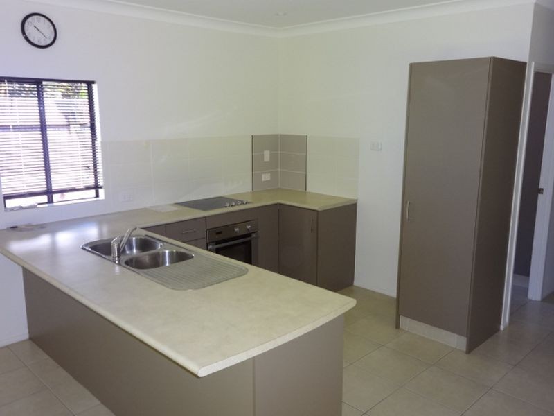 24 White Oak Avenue, Mossman QLD 4873