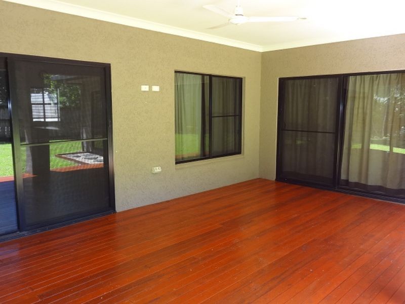 24 White Oak Avenue, Mossman QLD 4873