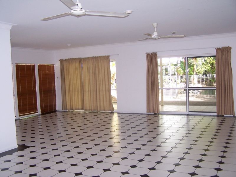 16 Endeavour Street, Port Douglas QLD 4877