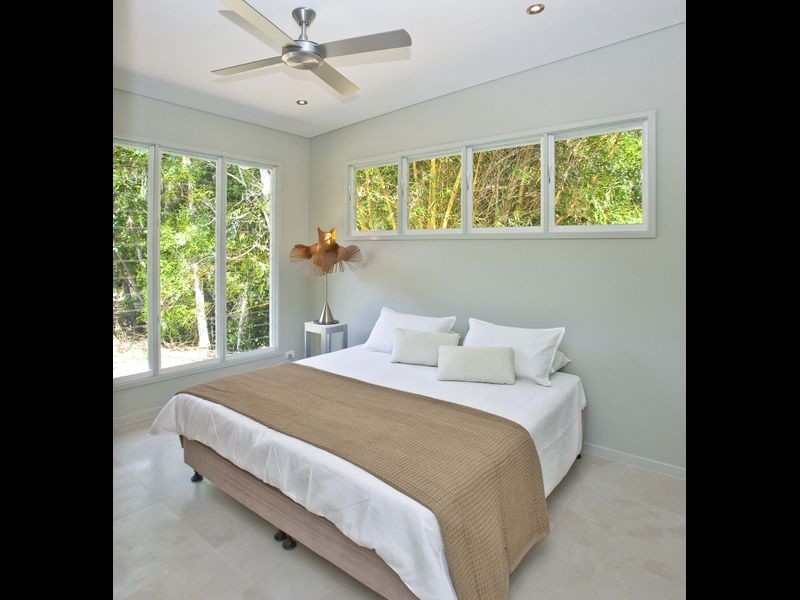 30 Oak Beach Road, Oak Beach QLD 4877