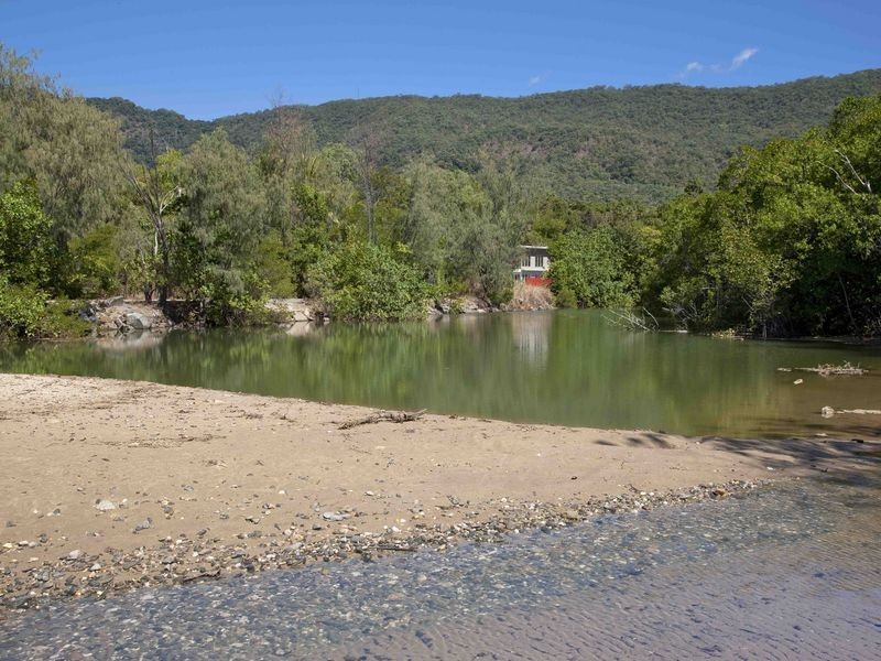 30 Oak Beach Road, Oak Beach QLD 4877