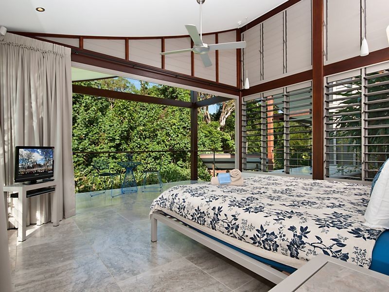 11 Beachfront Mirage, Port Douglas QLD 4877