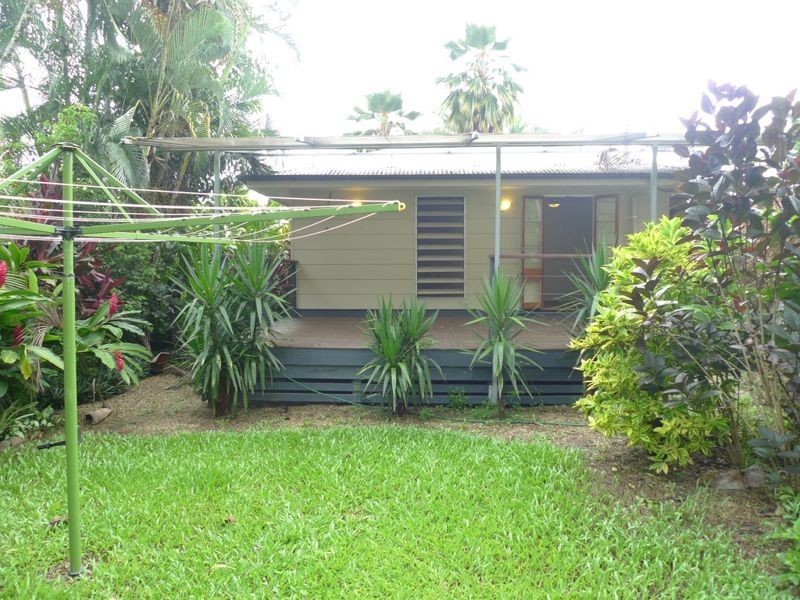 15 Wattle Street, Mossman QLD 4873