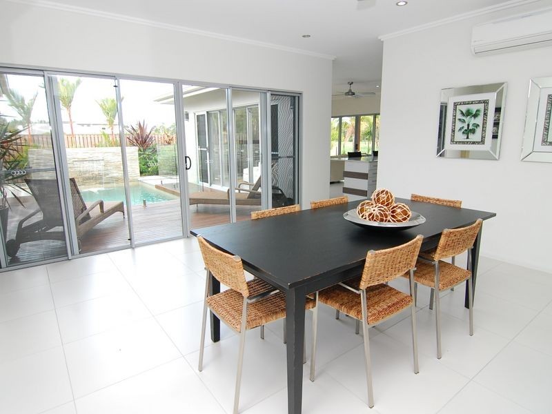 14 Downing Street, Port Douglas QLD 4877