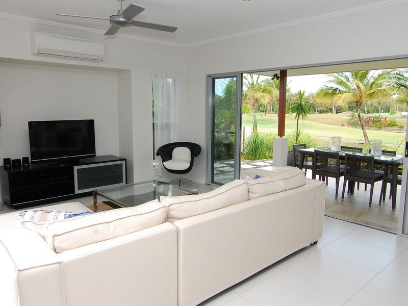 14 Downing Street, Port Douglas QLD 4877