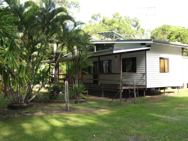 6 White Beech Road, Daintree QLD 4873