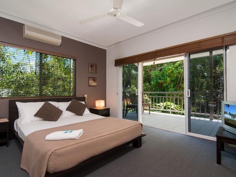 6 Sorrento Crescent, Port Douglas QLD 4877