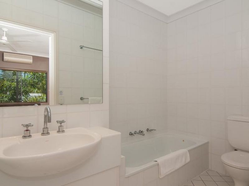 6 Sorrento Crescent, Port Douglas QLD 4877