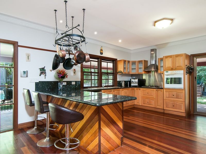 4 Nancy Close, Oak Beach QLD 4877